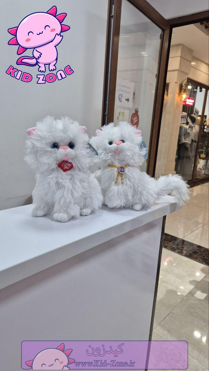 عروسک گربه پشمالوی گردنبنددار